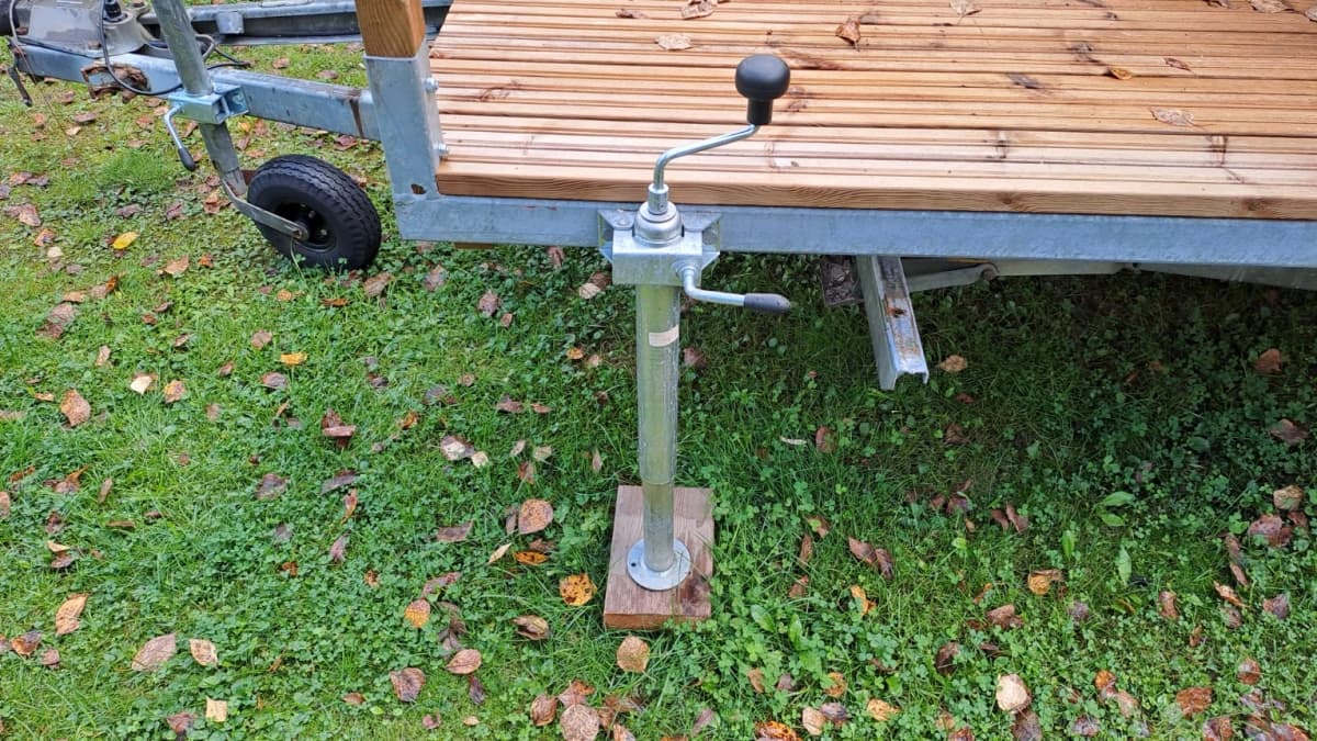 Kuva kärryn tukijalasta.